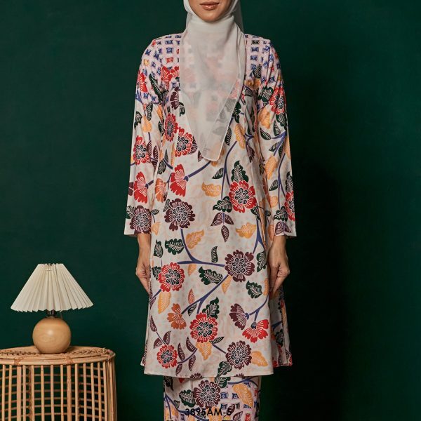 Ameera Kurung in White (3895AM-5) - Image 5