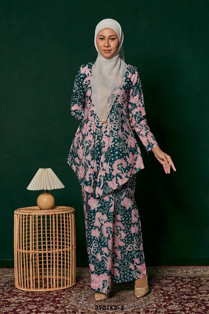 Kebaya Saloma in Dark Emerald Green (3901KS-3)