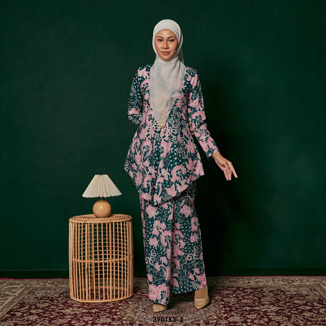 Kebaya Saloma in Dark Emerald Green (3901KS-3)