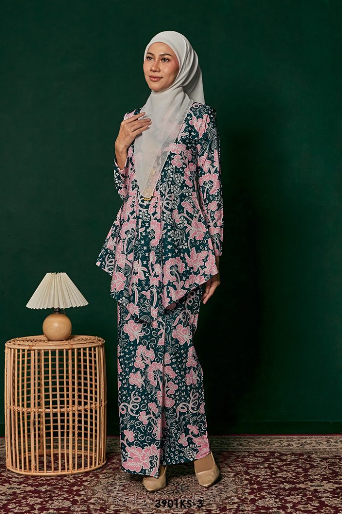 Kebaya Saloma in Dark Emerald Green (3901KS-3)