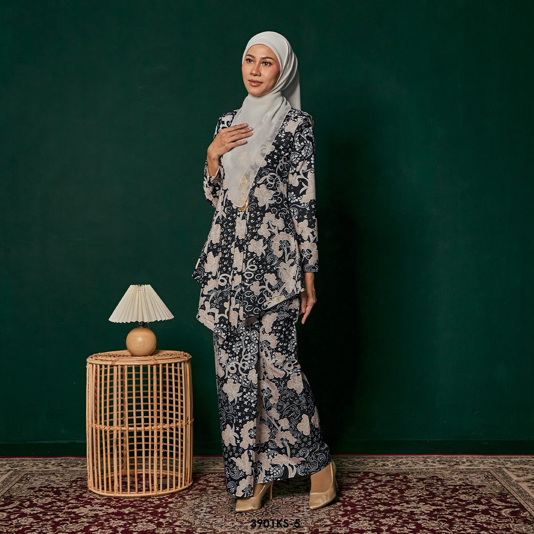Kebaya Saloma in Black (3901KS-5) - Image 2