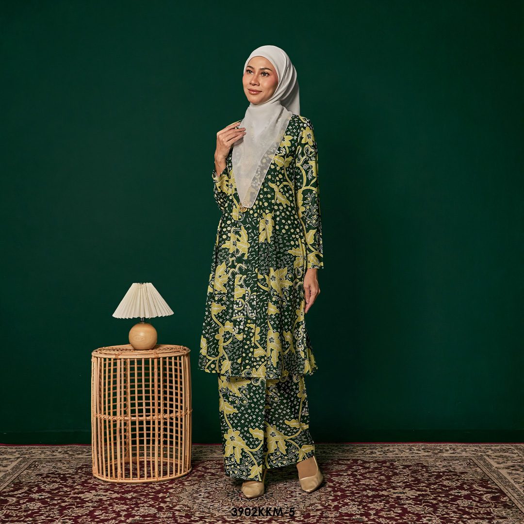 Kebarung Kalthom in Dark Emerald Green (3902KKM-5) - Image 2