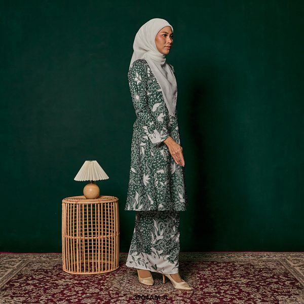 Ameera Kurung in Forest Green (3904AM-4) - Image 5