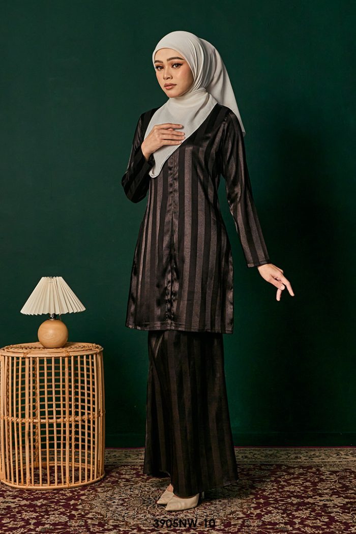 Kebaya Nawra in Black (3905NW-10)