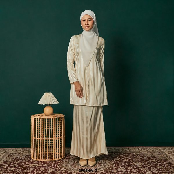 Kebaya Nawra in Cream (3905NW-2)