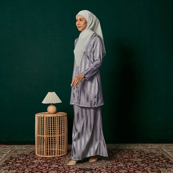 Kebaya Nawra in Light Grey (3905NW-6) - Image 2