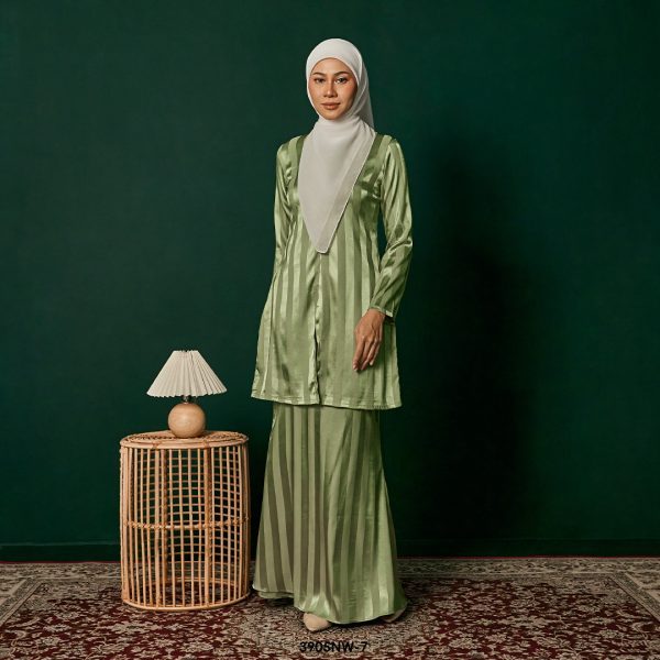 Kebaya Nawra in Pistachio (3905NW-7)