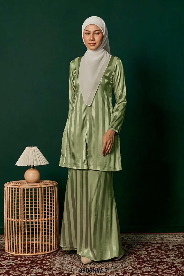 Kebaya Nawra in Pistachio (3905NW-7)