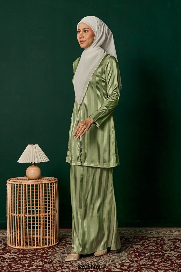 Kebaya Nawra in Pistachio (3905NW-7)