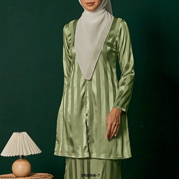 Kebaya Nawra in Pistachio (3905NW-7) - Image 3