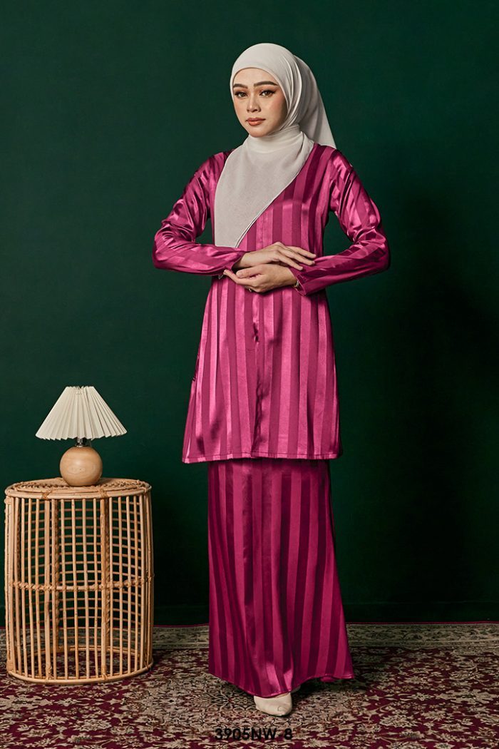 Kebaya Nawra in Burgundy (3905NW-8)