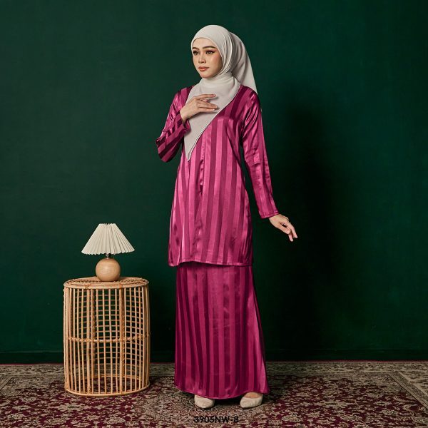 Kebaya Nawra in Burgundy (3905NW-8) - Image 2