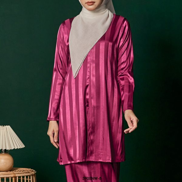 Kebaya Nawra in Burgundy (3905NW-8) - Image 3