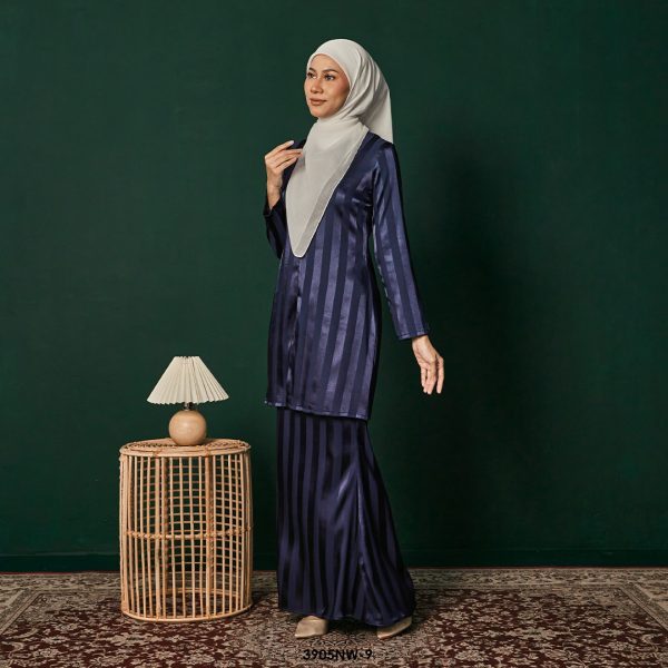 Kebaya Nawra in Dark Blue (3905NW-9) - Image 2
