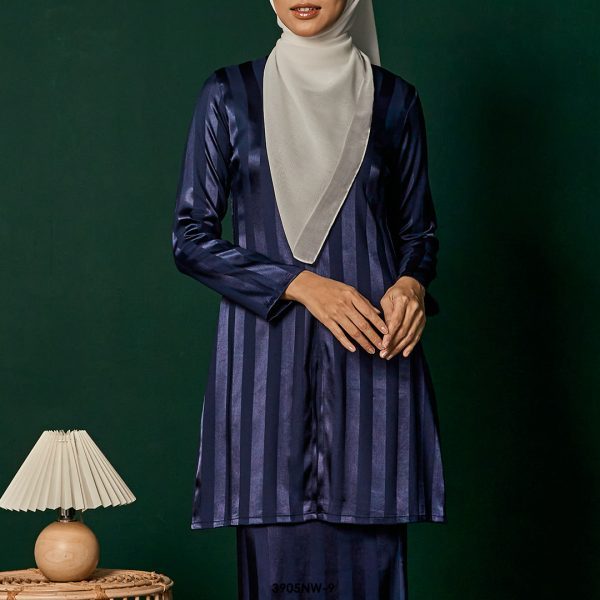 Kebaya Nawra in Dark Blue (3905NW-9) - Image 3
