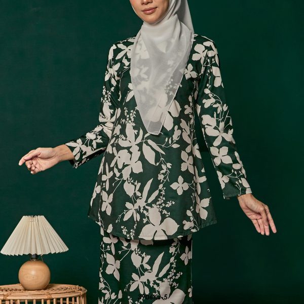 Jamilah Kurung in Dark Emerald (3906KJ-5) - Image 3
