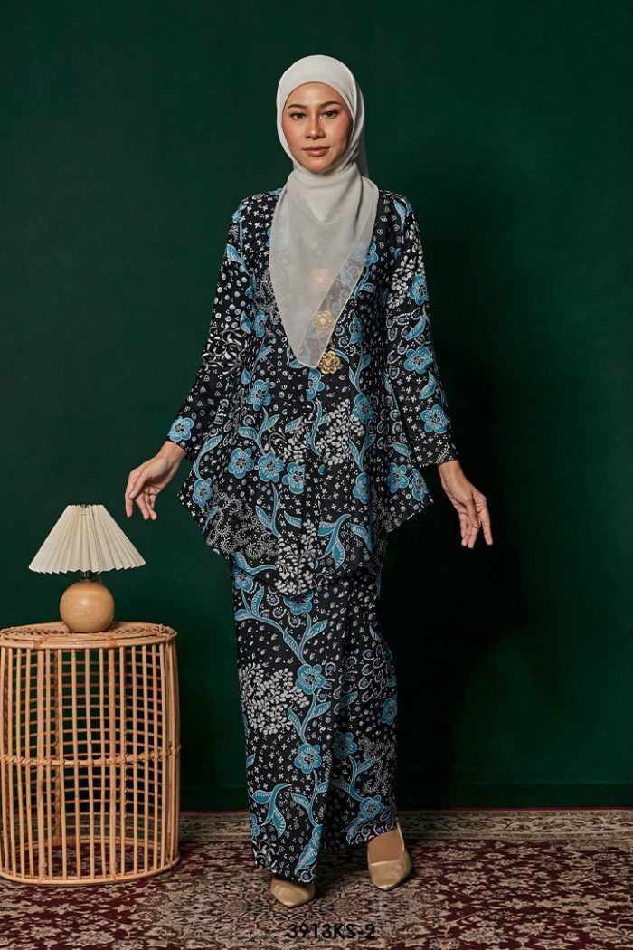 Kebaya Saloma in Black (3913KS-2)