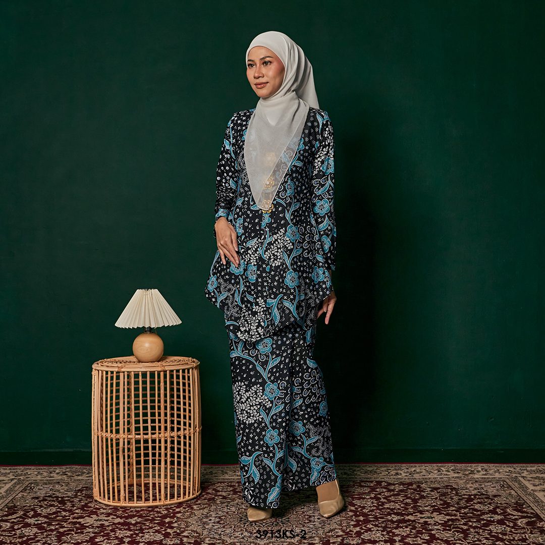 Kebaya Saloma in Black (3913KS-2) - Image 2