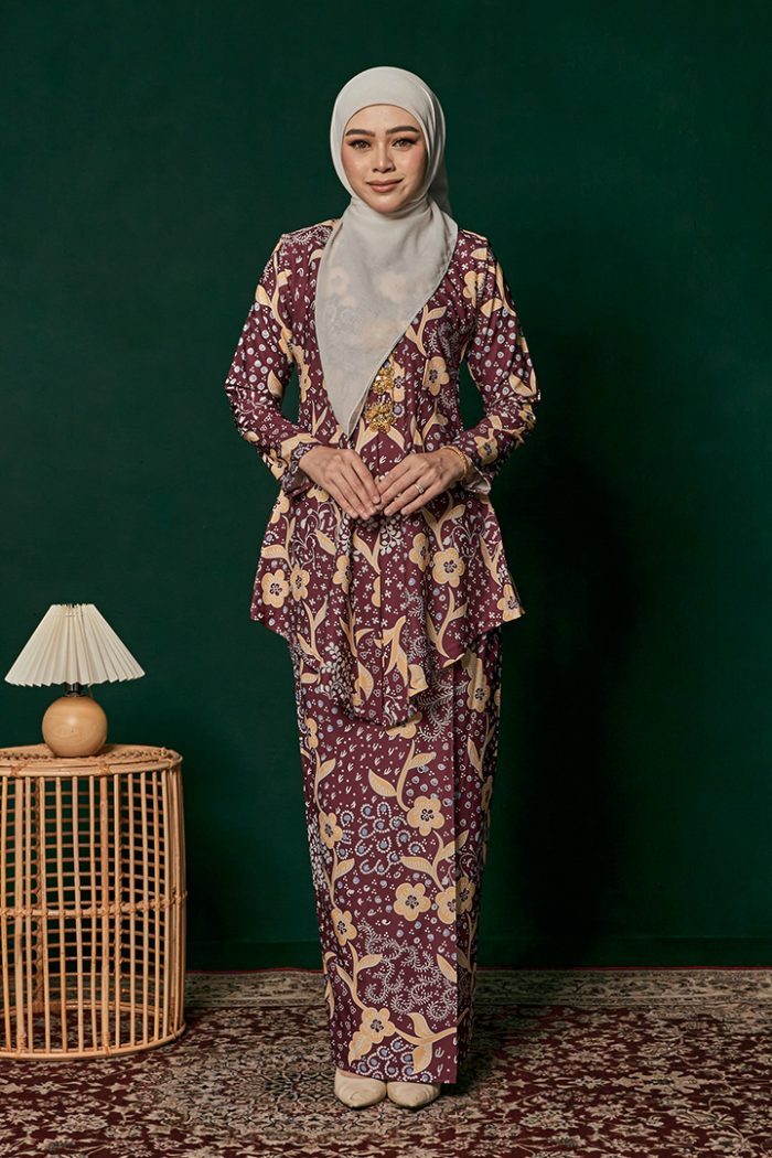 Kebaya Saloma in Dark Maroon (3913KS-3)