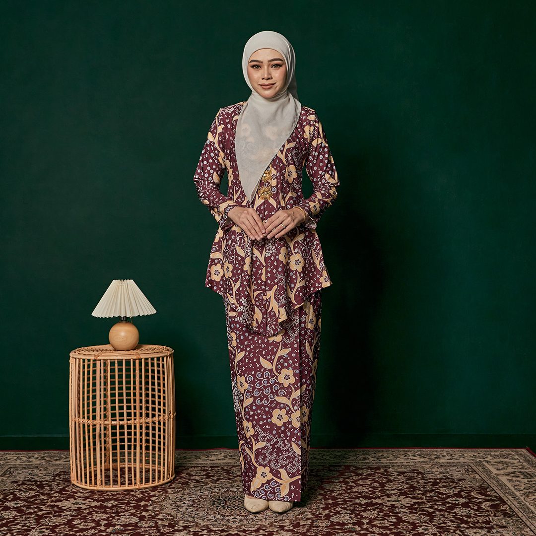 Kebaya Saloma in Dark Maroon (3913KS-3) - Image 2