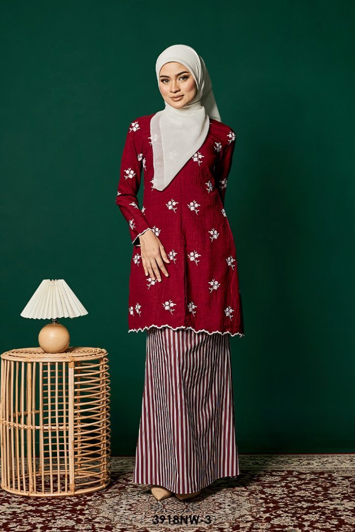 Kebaya Nawra in Red (3918NW-3)