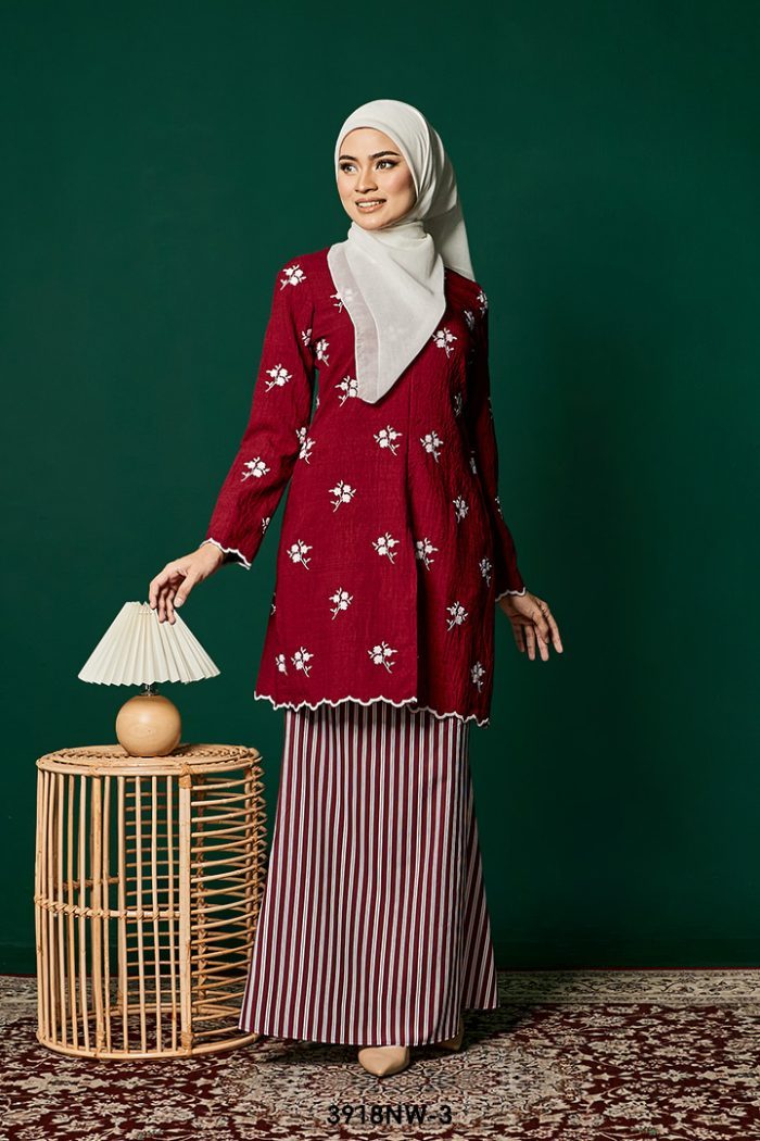Kebaya Nawra in Red (3918NW-3)