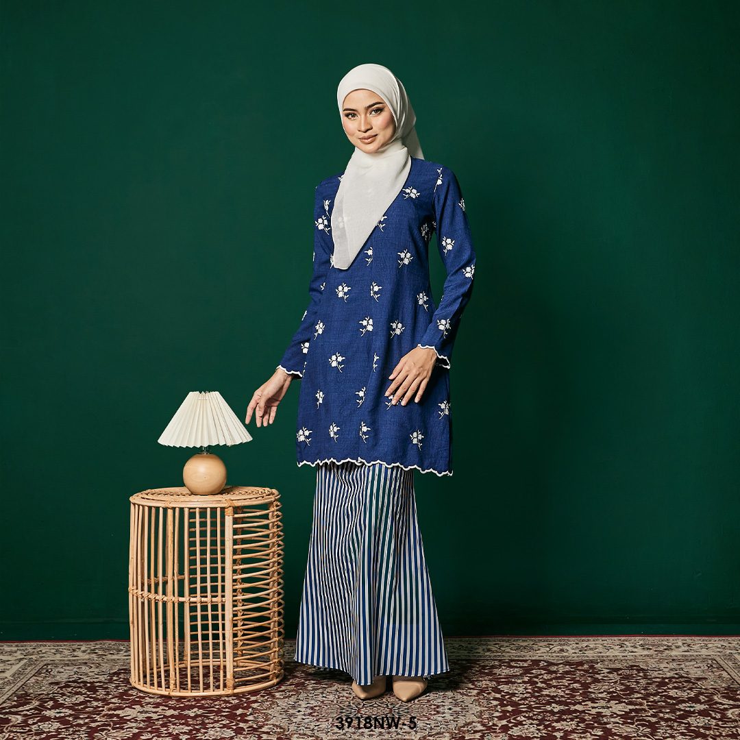 Kebaya Nawra in Dark Blue (3918NW-5)