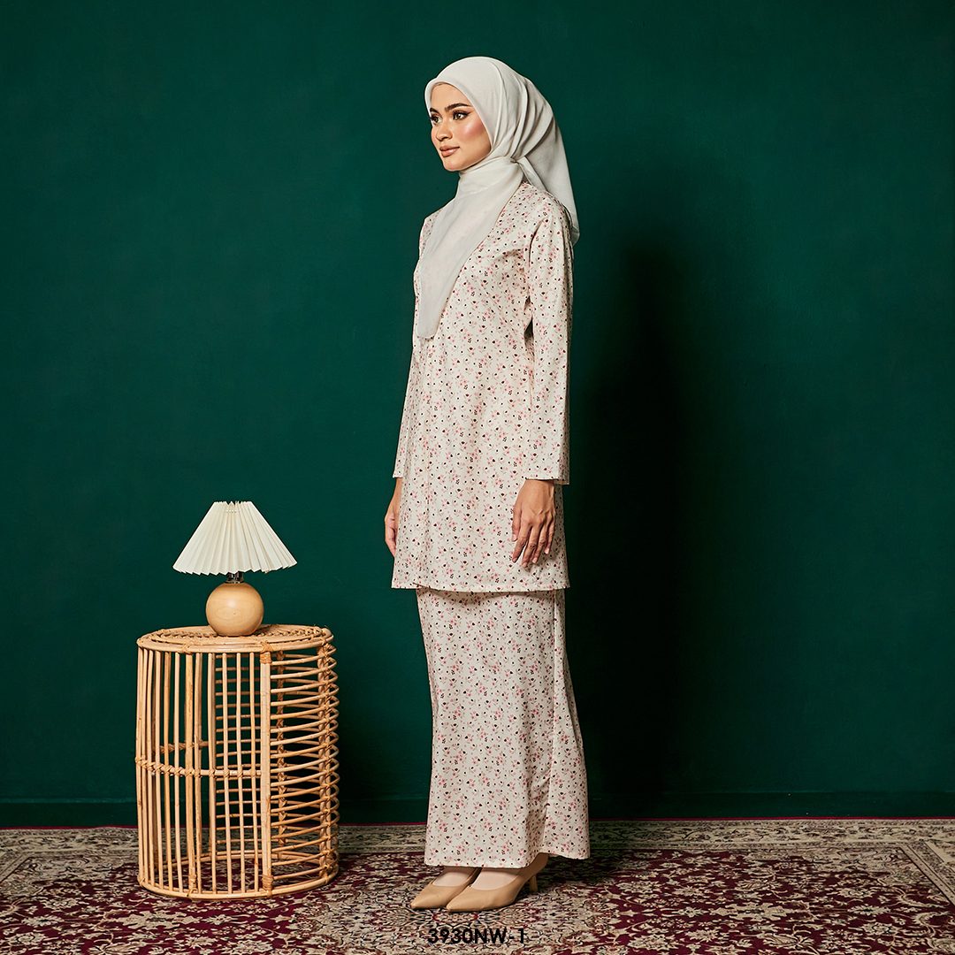 Kebaya Nawra in Red (3930NW-1) - Image 2