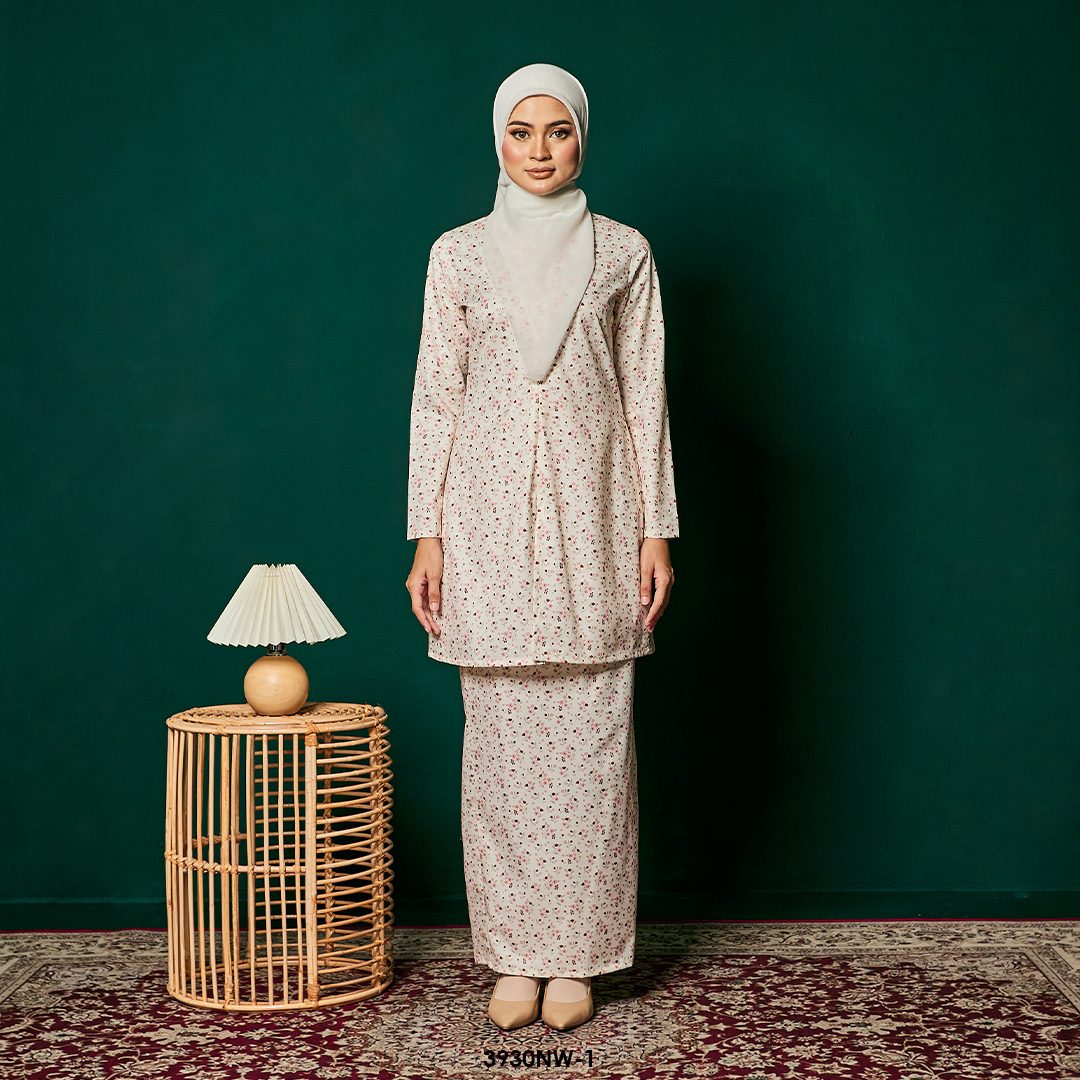 Kebaya Nawra in Red (3930NW-1)