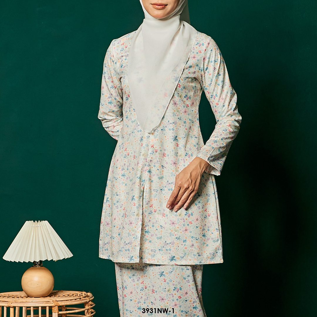 Kebaya Nawra in Soft Blue (3931NW-1) - Image 3
