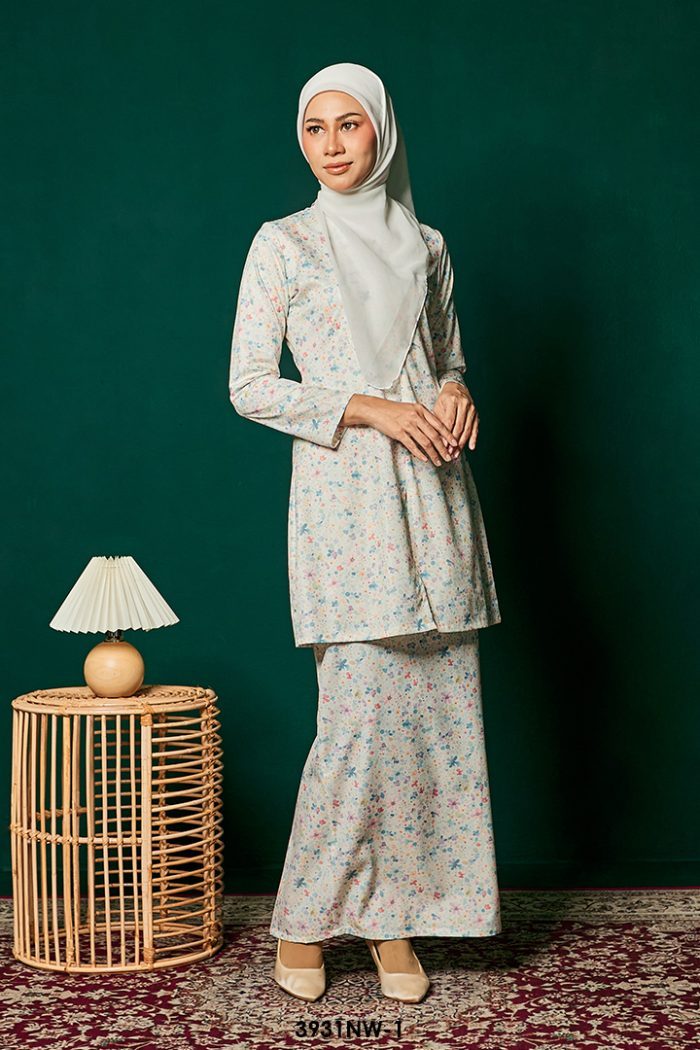 Kebaya Nawra in Soft Blue (3931NW-1)