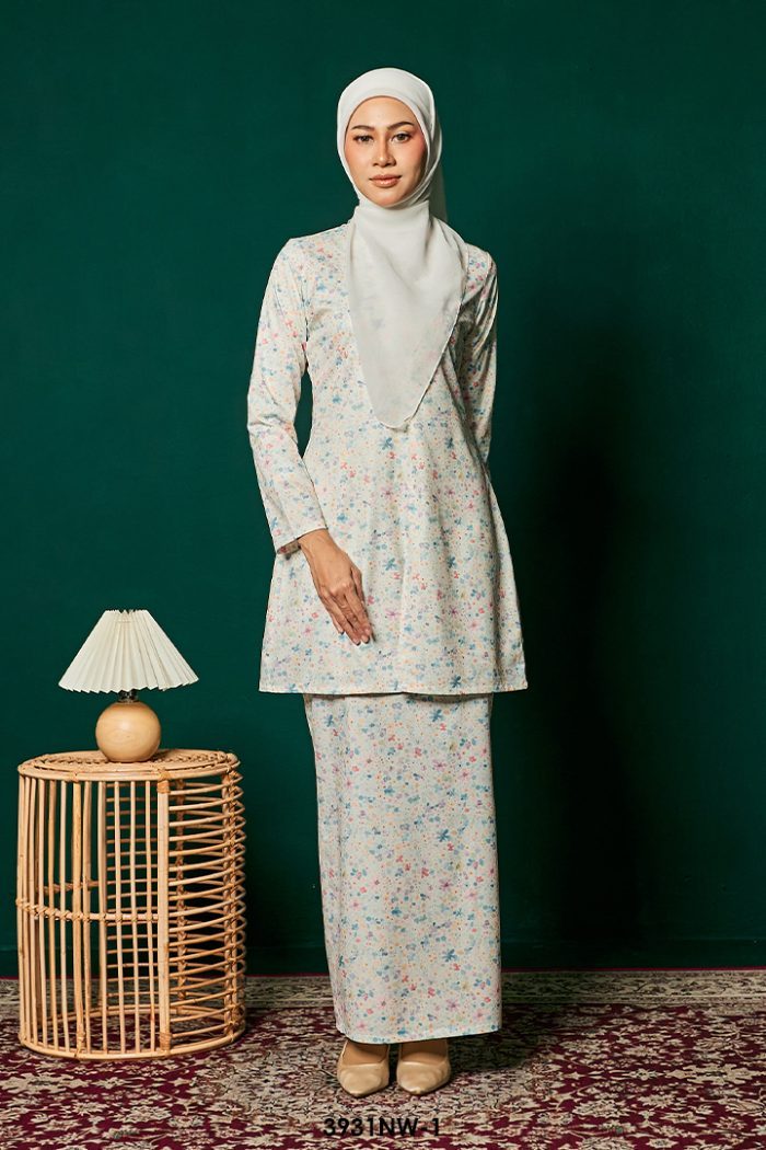 Kebaya Nawra in Soft Blue (3931NW-1)