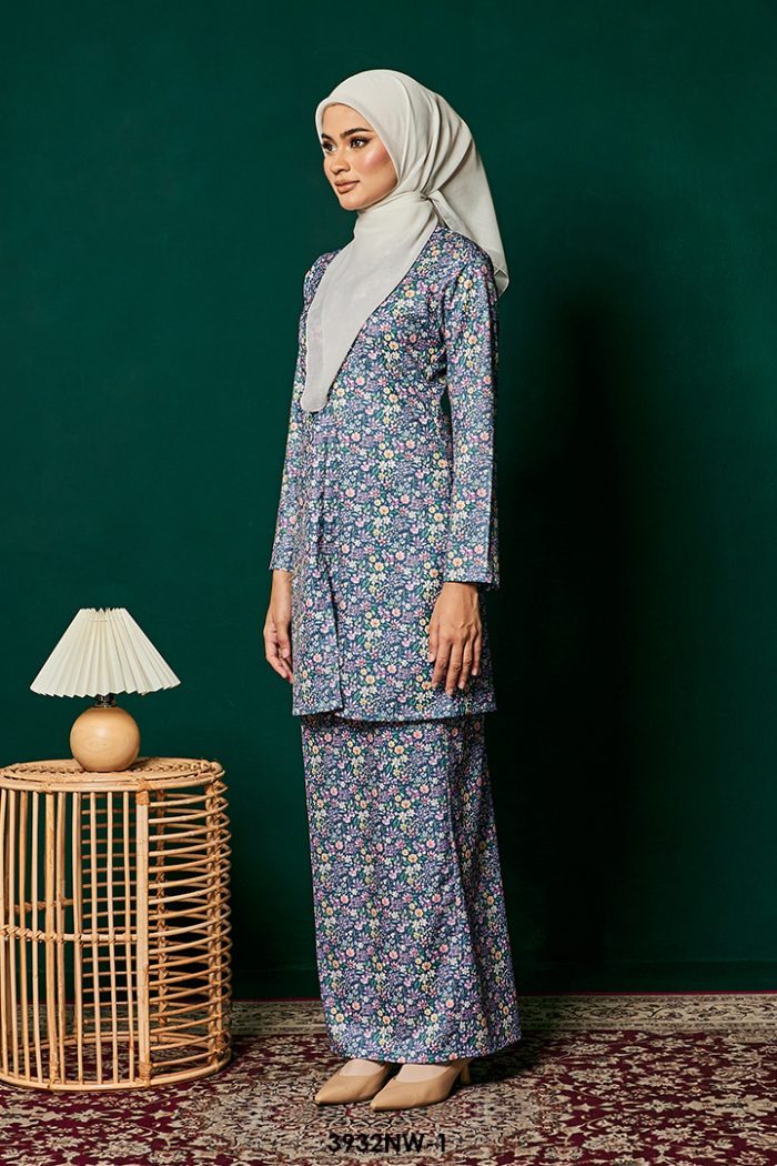 Kebaya Nawra in Blue (3932NW-1)