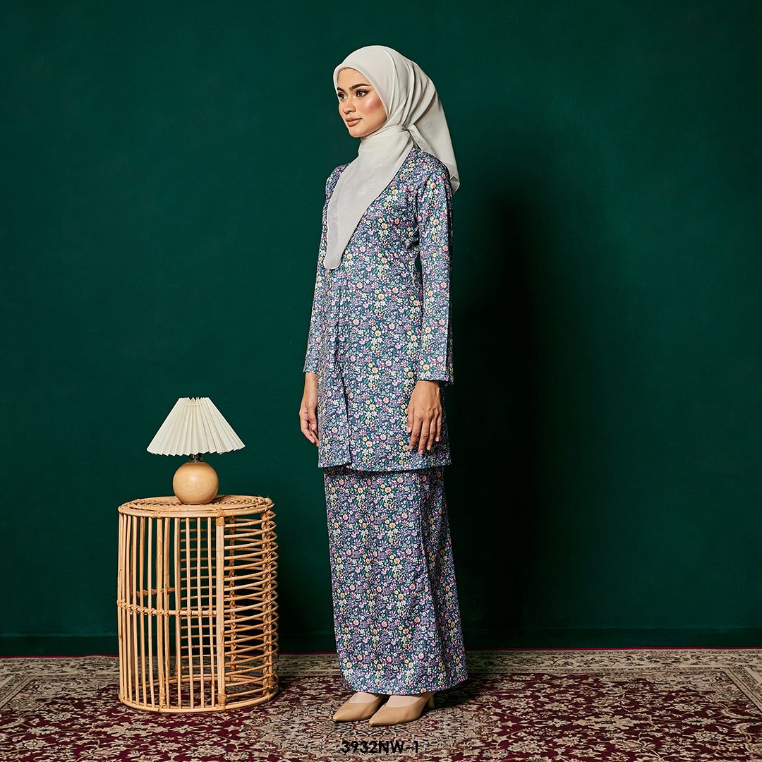 Kebaya Nawra in Blue (3932NW-1) - Image 2