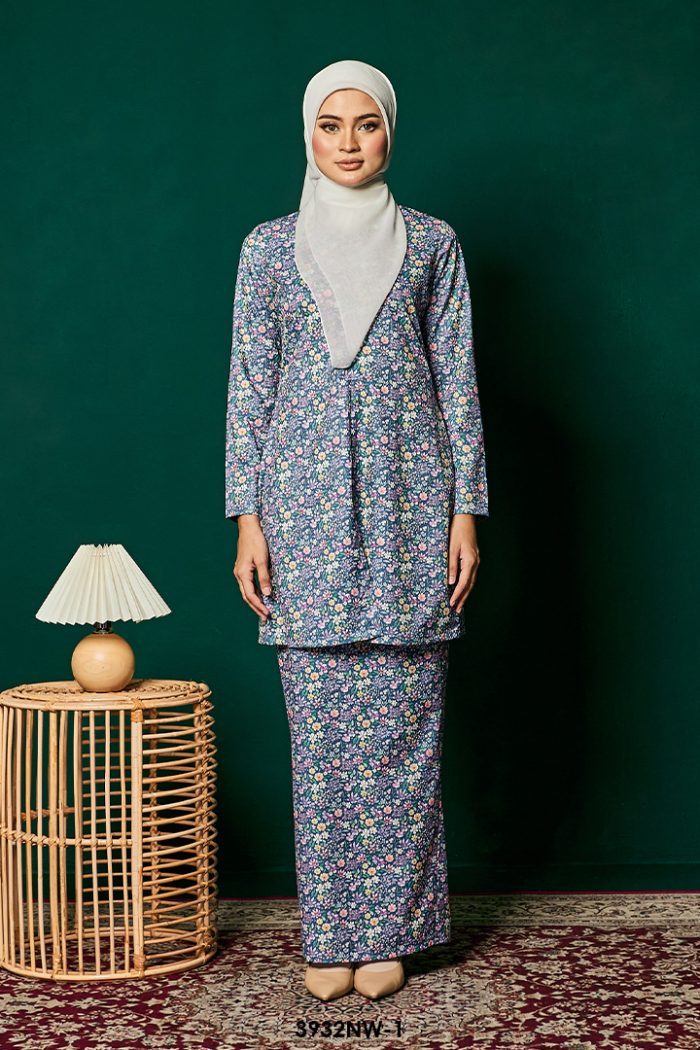 Kebaya Nawra in Blue (3932NW-1)