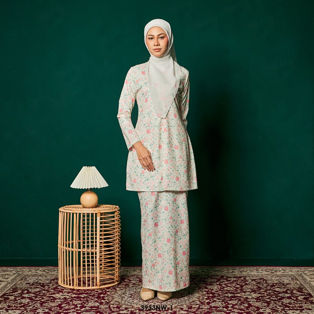 Kebaya Nawra in Soft Green (3933NW-1)