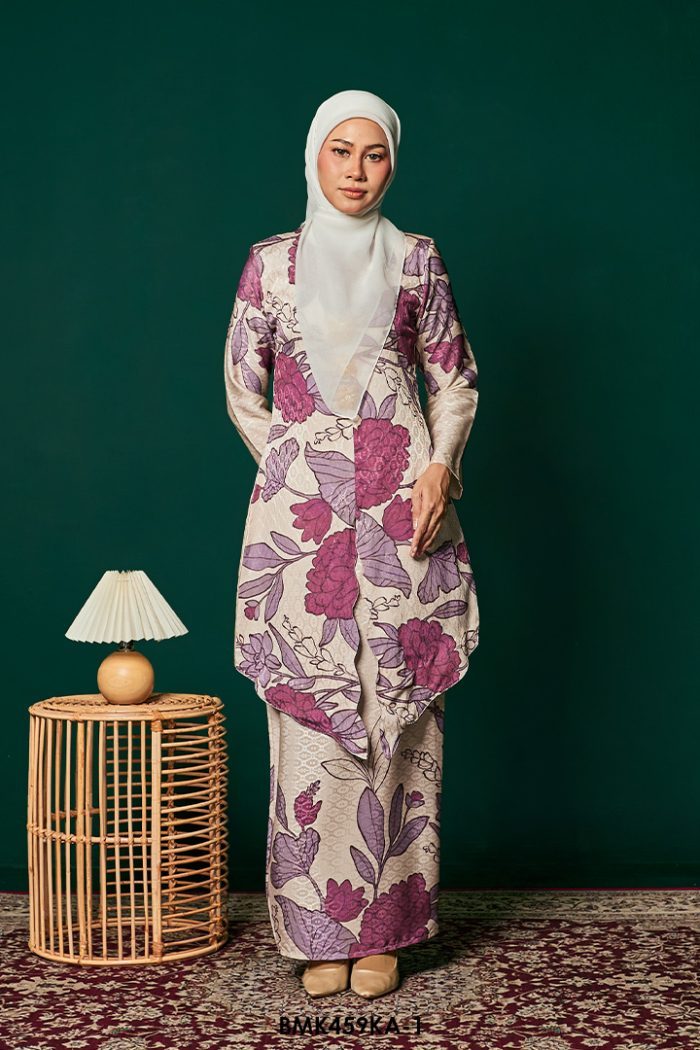 Kebaya Anggun Batiq Mia 2.0 in Cream (BMK459KA-1)
