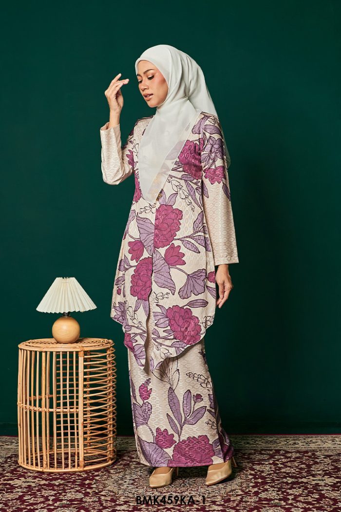 Kebaya Anggun Batiq Mia 2.0 in Cream (BMK459KA-1)