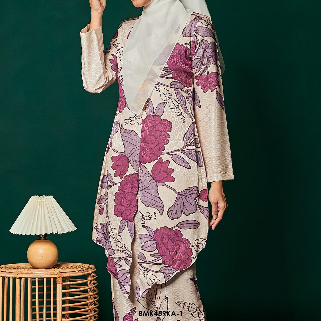 Kebaya Anggun Batiq Mia 2.0 in Cream (BMK459KA-1) - Image 4