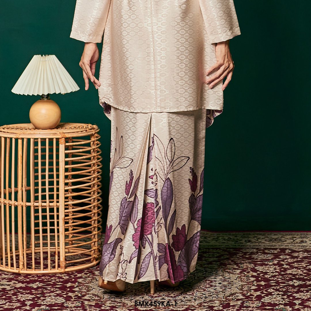 Kebaya Anggun Batiq Mia 2.0 in Cream (BMK459KA-1) - Image 3