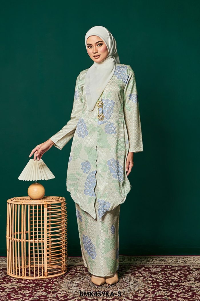 Kebaya Anggun Batiq Mia 2.0 in Soft Green (BMK459KA-3)