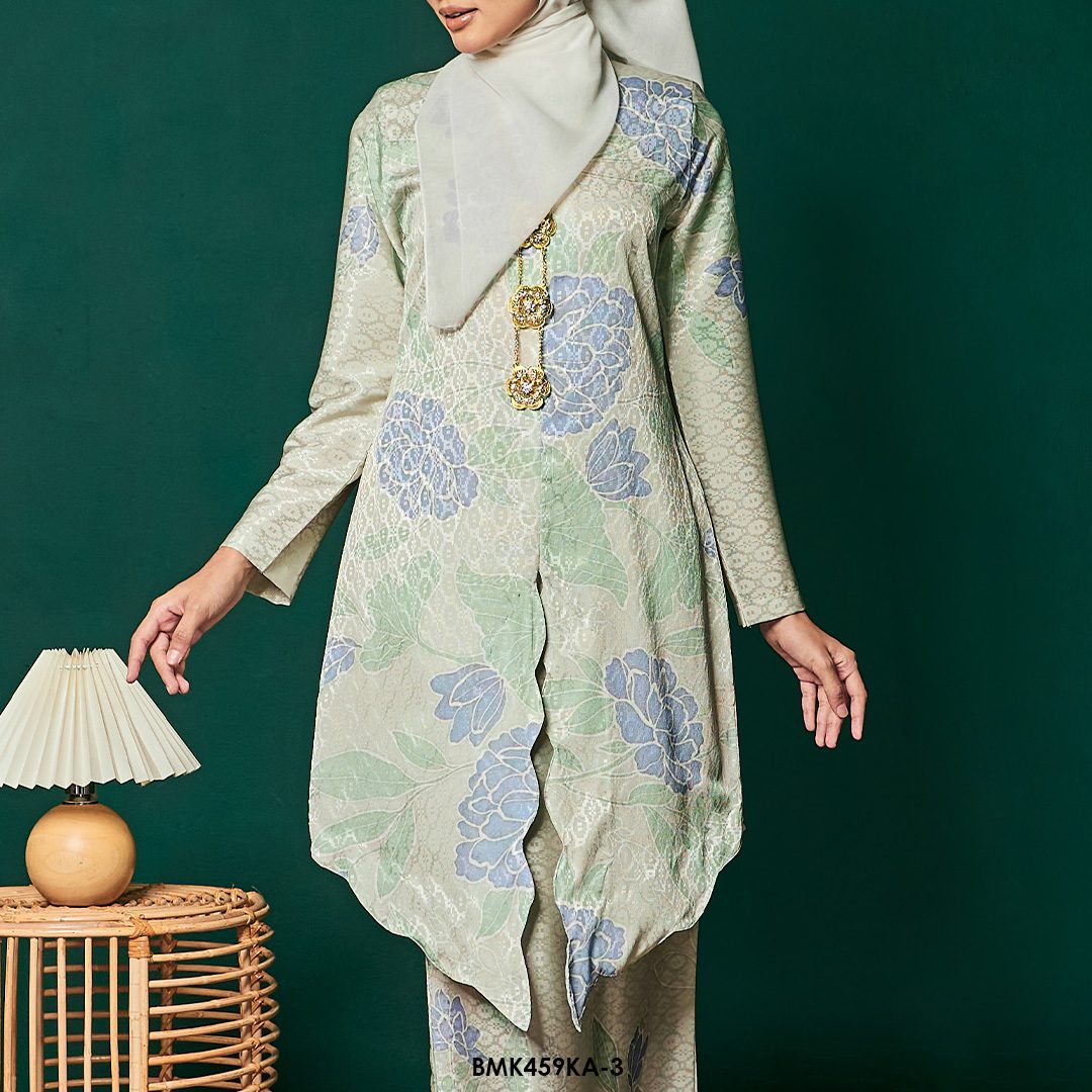 Kebaya Anggun Batiq Mia 2.0 in Soft Green (BMK459KA-3) - Image 4