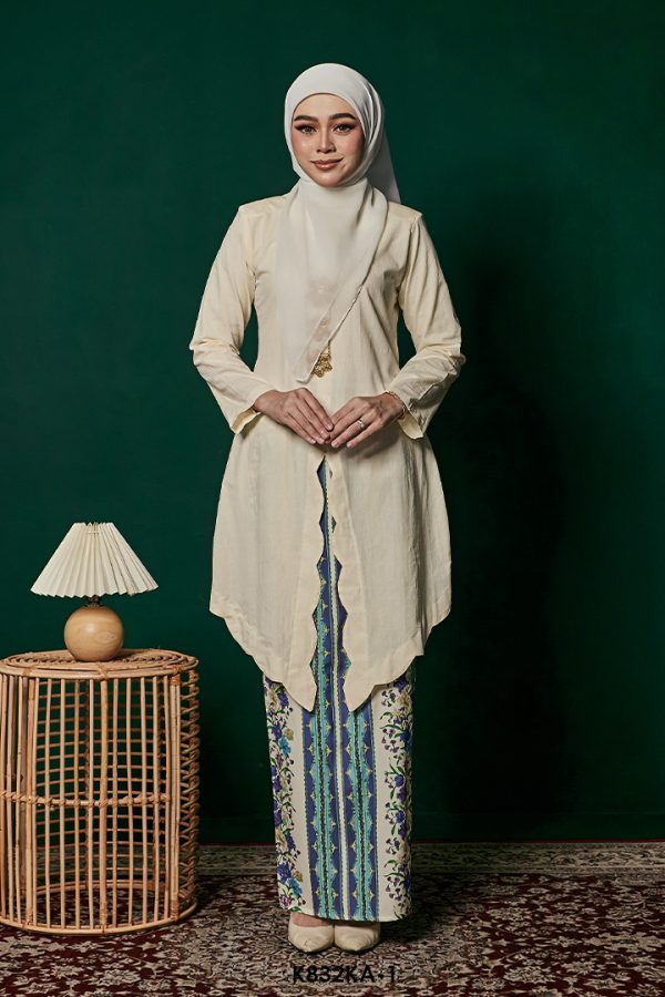 Kebaya Anggun 2.0 in Cream (K832KA-1)