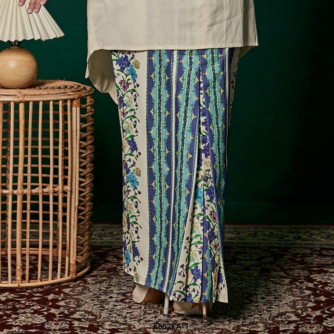 Kebaya Anggun 2.0 in Cream (K832KA-1) - Image 3