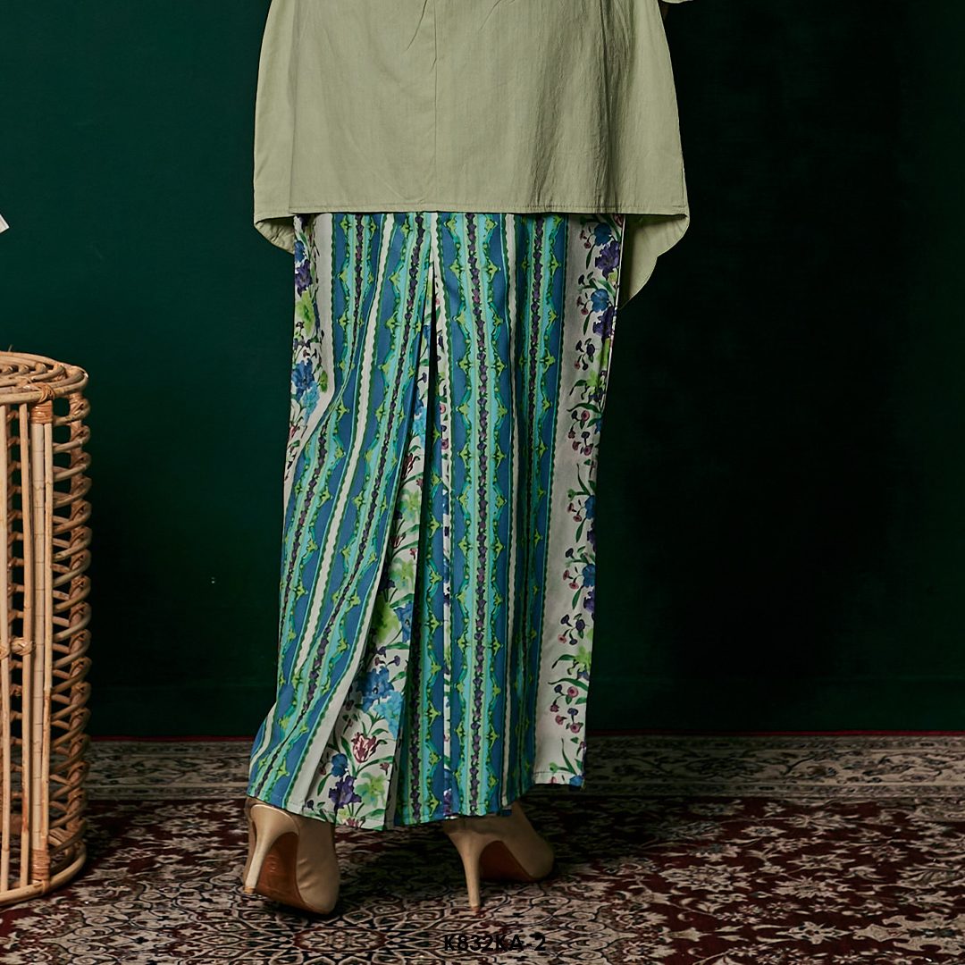 Kebaya Anggun 2.0 in Mint (K832KA-2) - Image 3