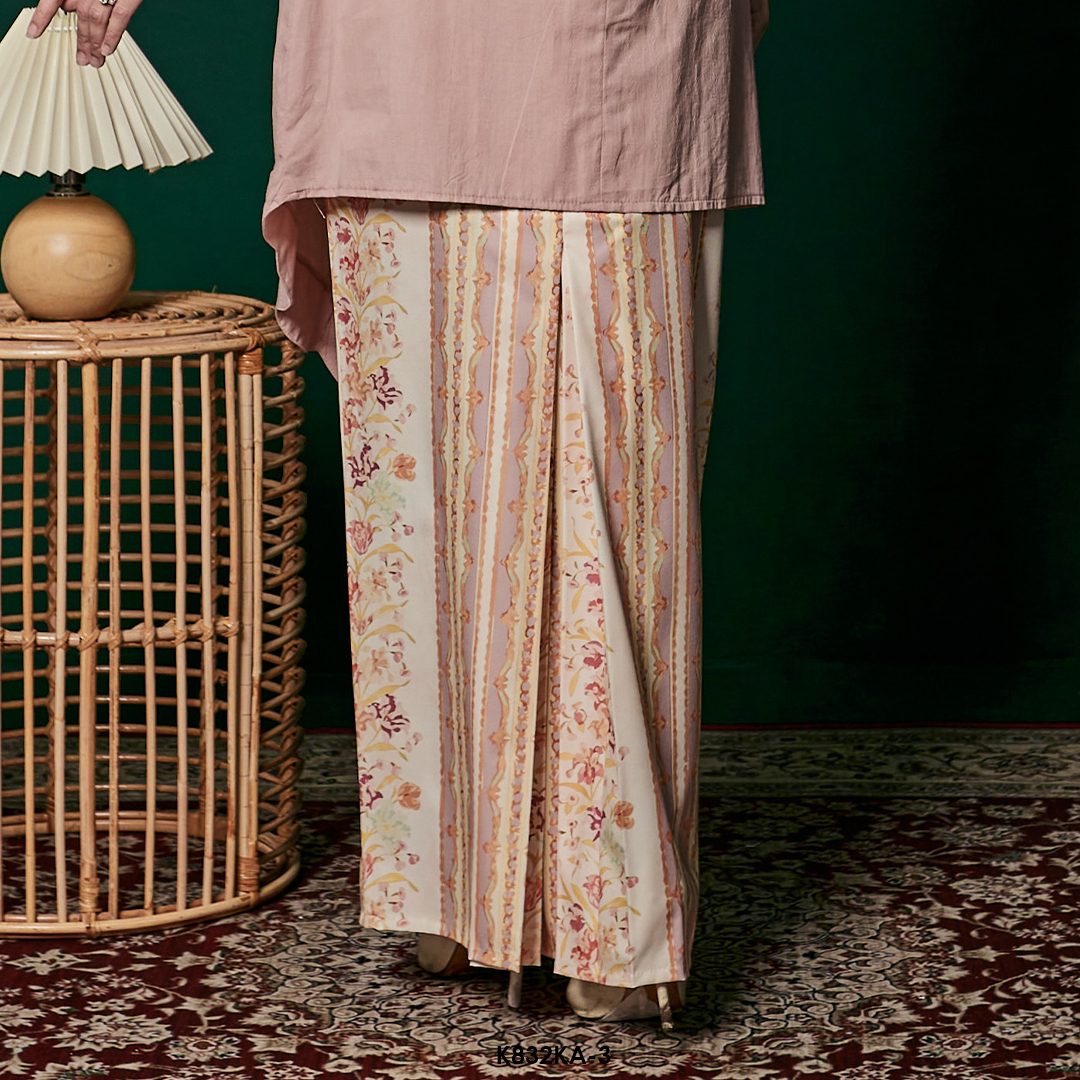 Kebaya Anggun 2.0 in Pink (K832KA-3) - Image 3