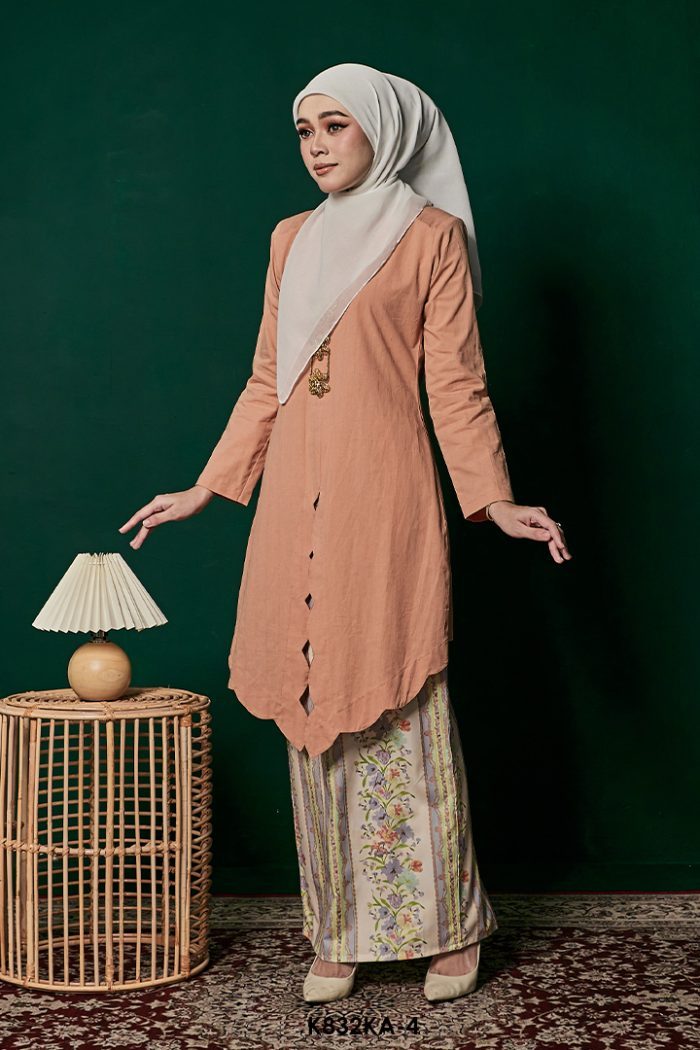 Kebaya Anggun 2.0 in Melon (K832KA-4)