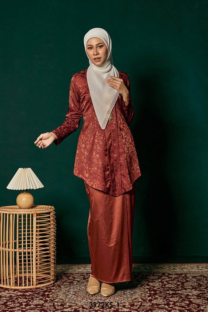 Kebaya Saloma in Deep Brick (3972KS-1)
