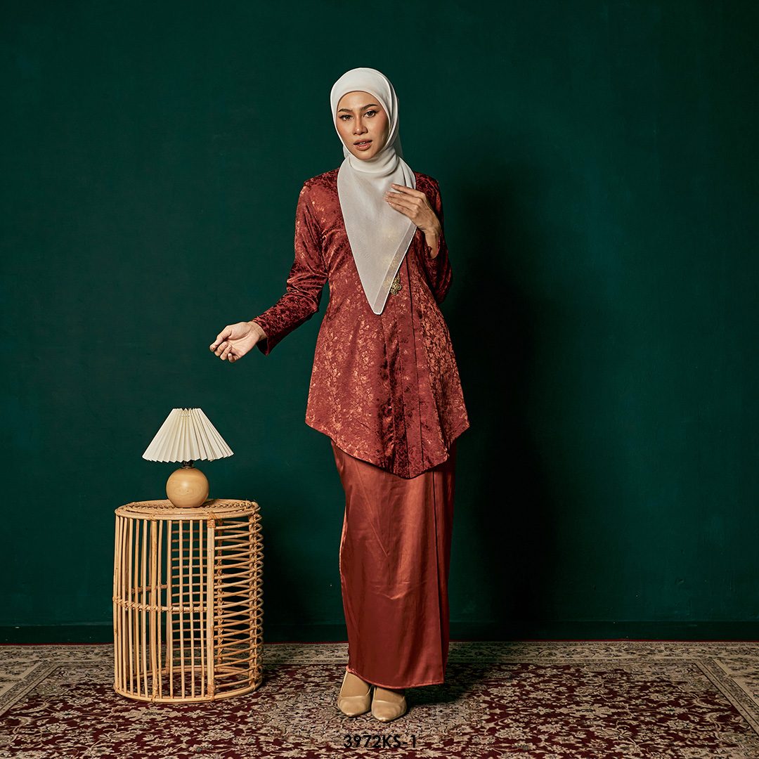 Kebaya Saloma in Deep Brick (3972KS-1)