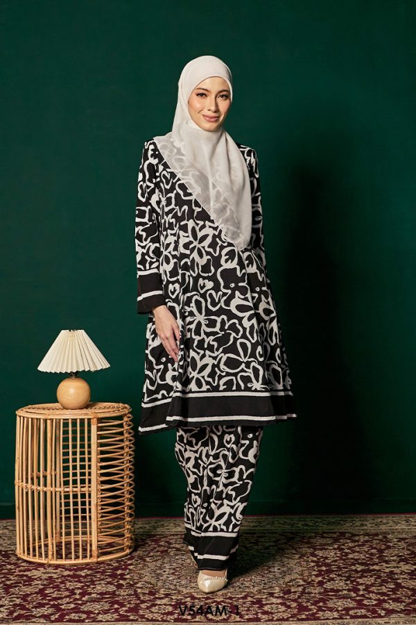 Ameera Kurung 2.0 in Black (V54AM-1)